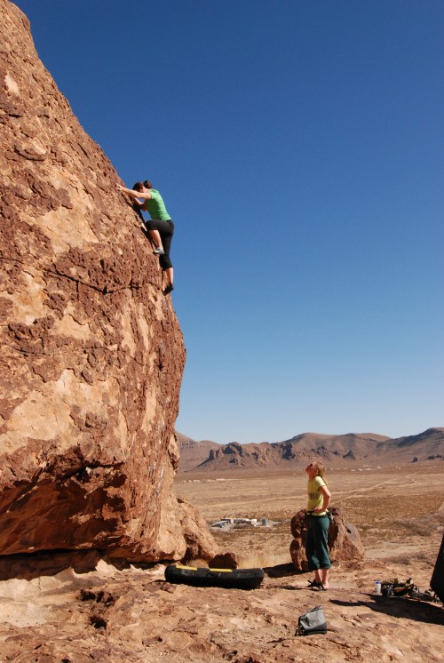 Leslie - Bawl and Chain V0