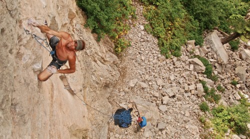 Dusl on the lower half of 2 Wycked